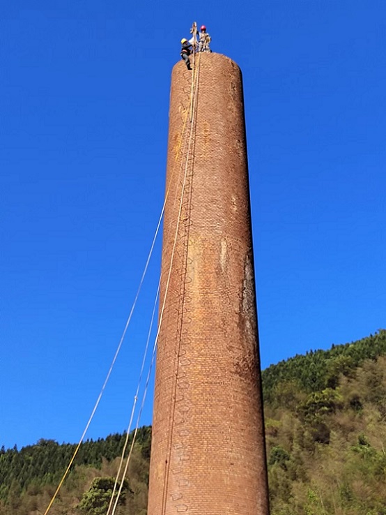 煙囪拆除公司:專(zhuān)業(yè)服務(wù),如何贏(yíng)得客戶(hù)信賴(lài)與好評(píng)
